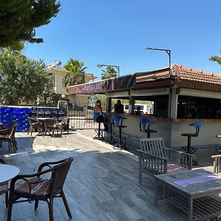 Grena Delux Pool Side Apartamento *