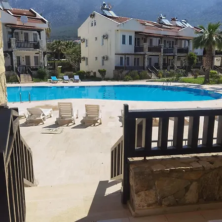 Bitur Grena Delux Pool Side Apartment
