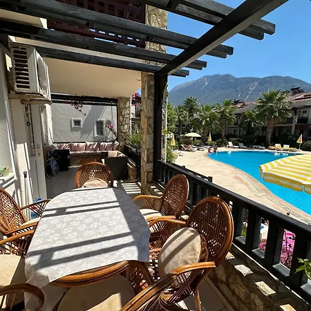 Grena Delux Pool Side 아파트 *